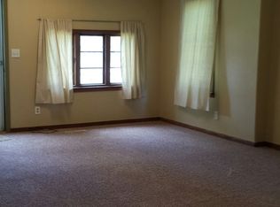 737 5th St, Milford, NE 68405