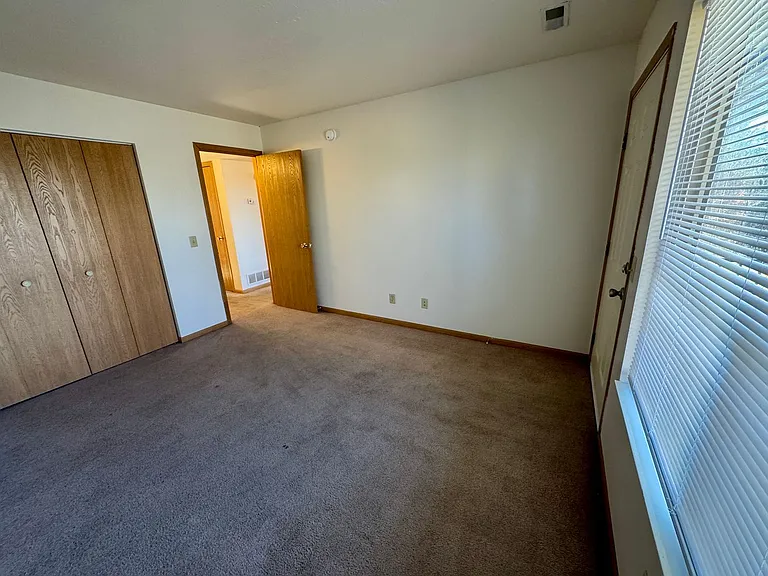 Lakeland Villa Apartments — Photo 42