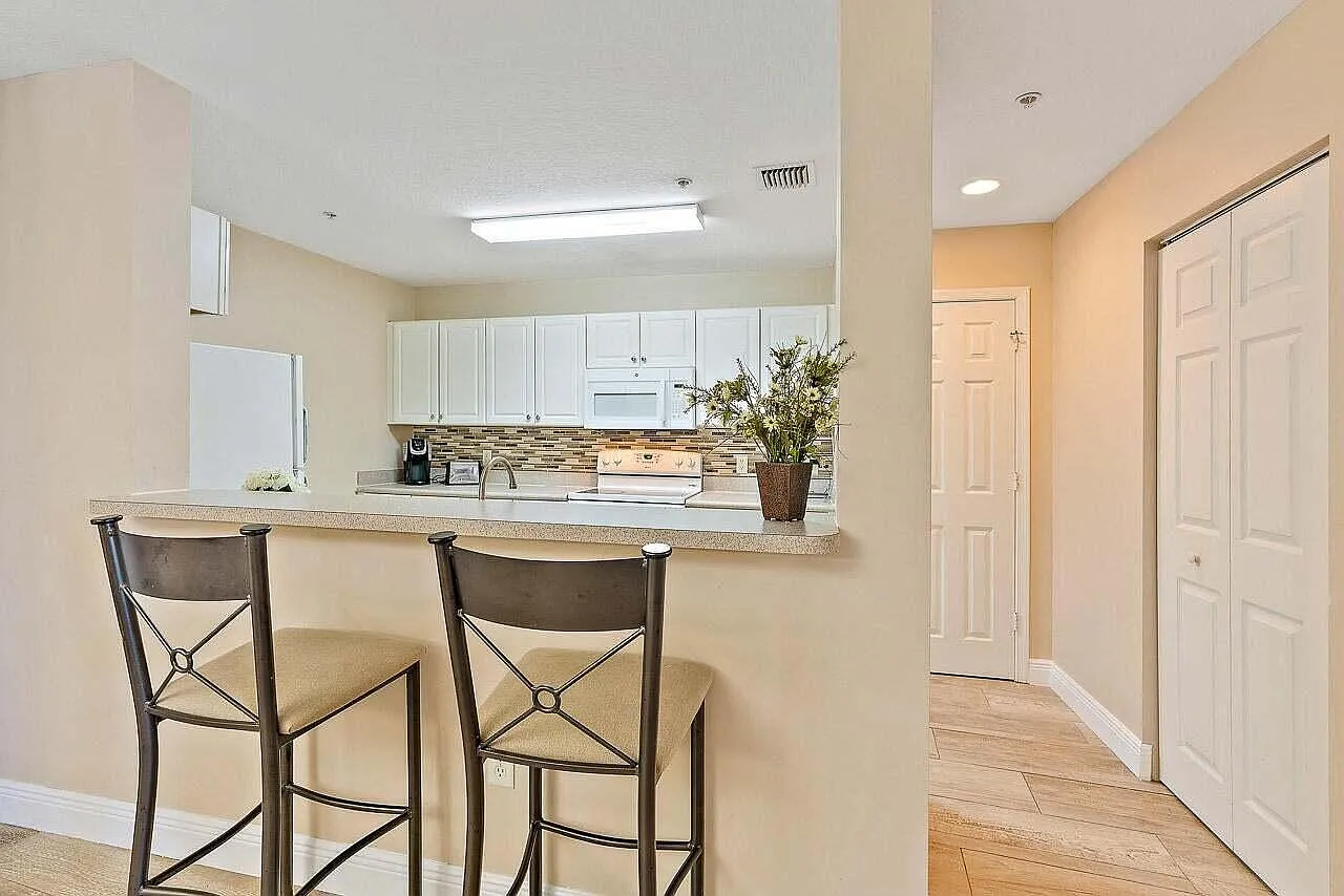 2 bed, 1.0 bath, 968 sqft, $2,800 — Photo 3
