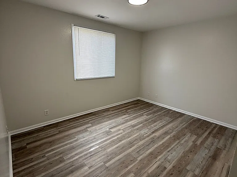 Pine Tree Apartments — Photo 35