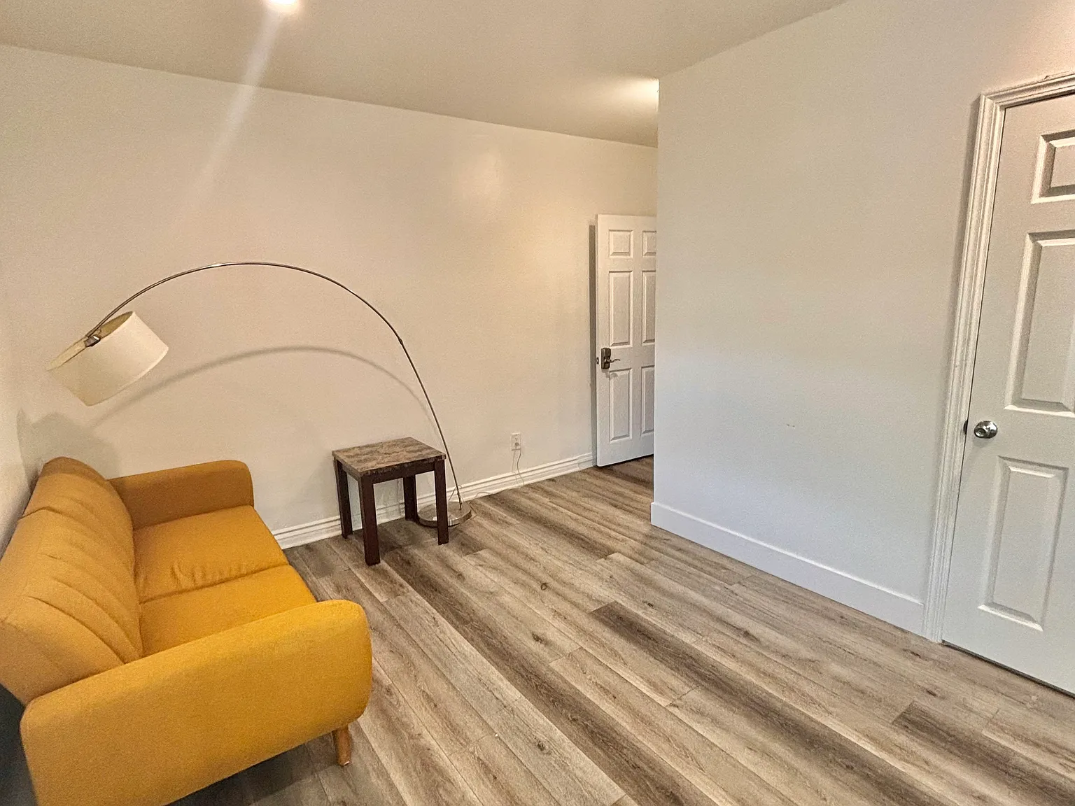 1 bed, 200 sqft, $1,100 — Photo 2