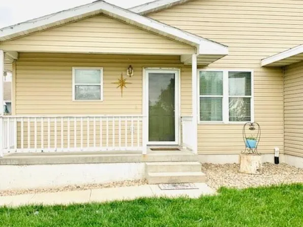 723 Rogers Ln, Fremont, NE 68025