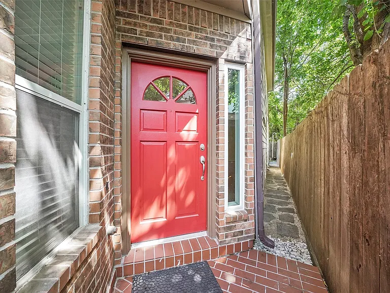 5830 Petty St — Photo 3