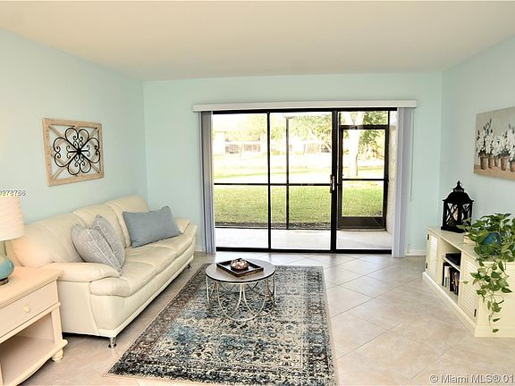 5th image of 3179 Carambola Cir S #2390
