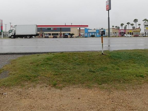 4th image of 1710 N Alton Blvd