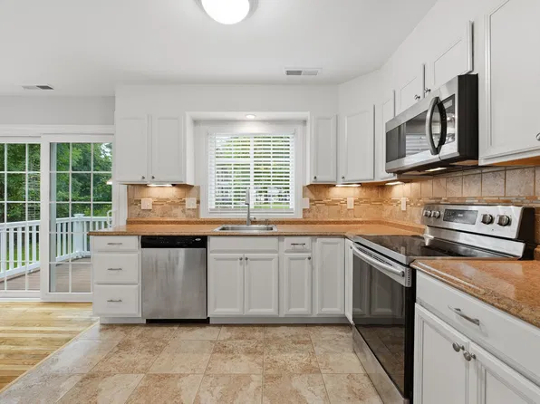 66 Jefferson Ave #A, Danbury, CT 06810