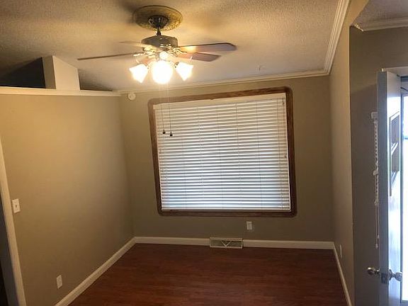 4th image of 739 Greenbriar Cir
