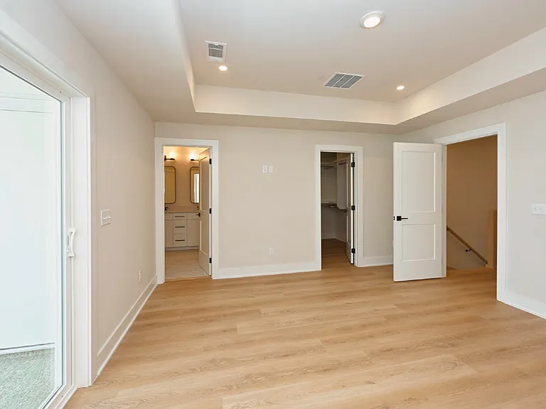 126 Zola Aly — Photo 28