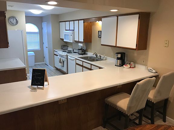 5th image of 350 S Wildwood Dr APT C19