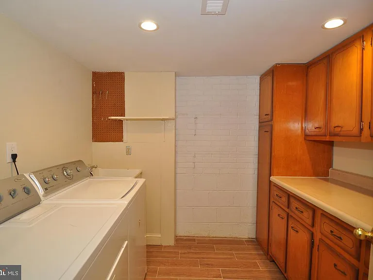 11132 Luxmanor Rd — Photo 29