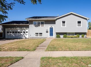1910 Bellevue Ave, Bettendorf, IA