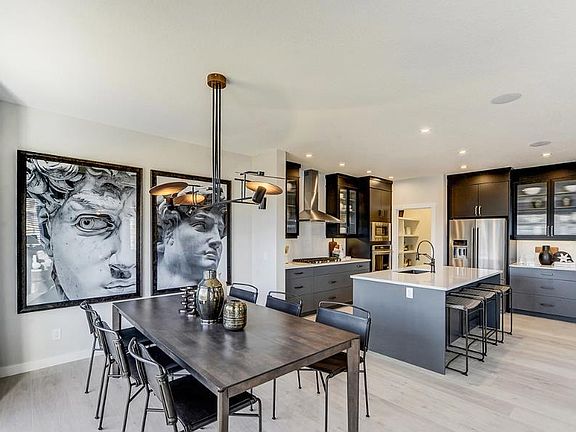 4th image of 525 E Lucas Way NW