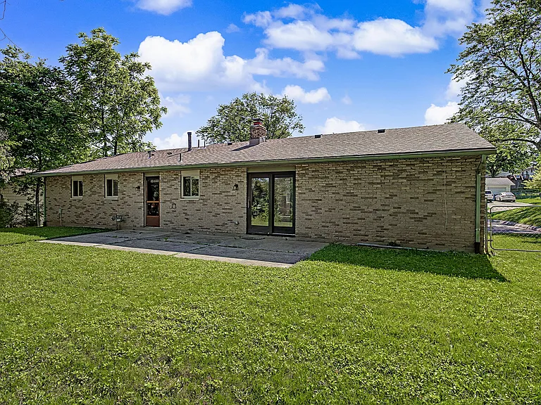 819 Gleneagle Dr — Photo 31