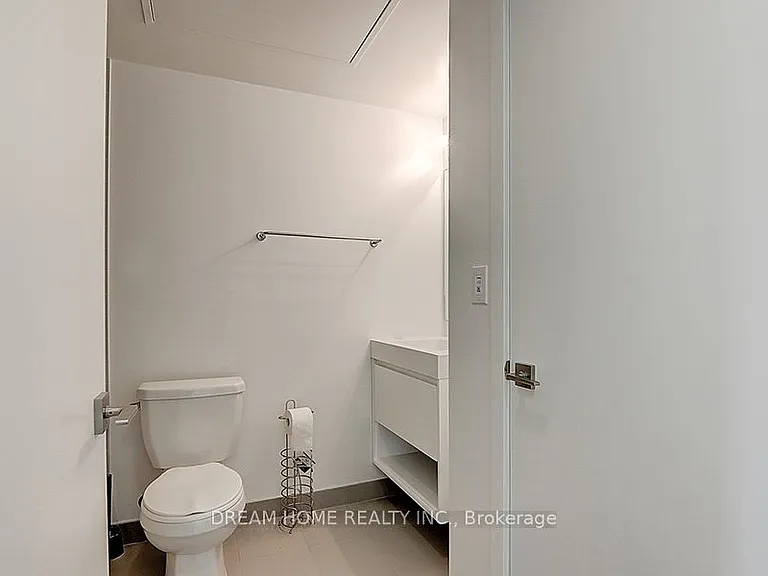 159 Wellesley St E #3304 — Photo 23