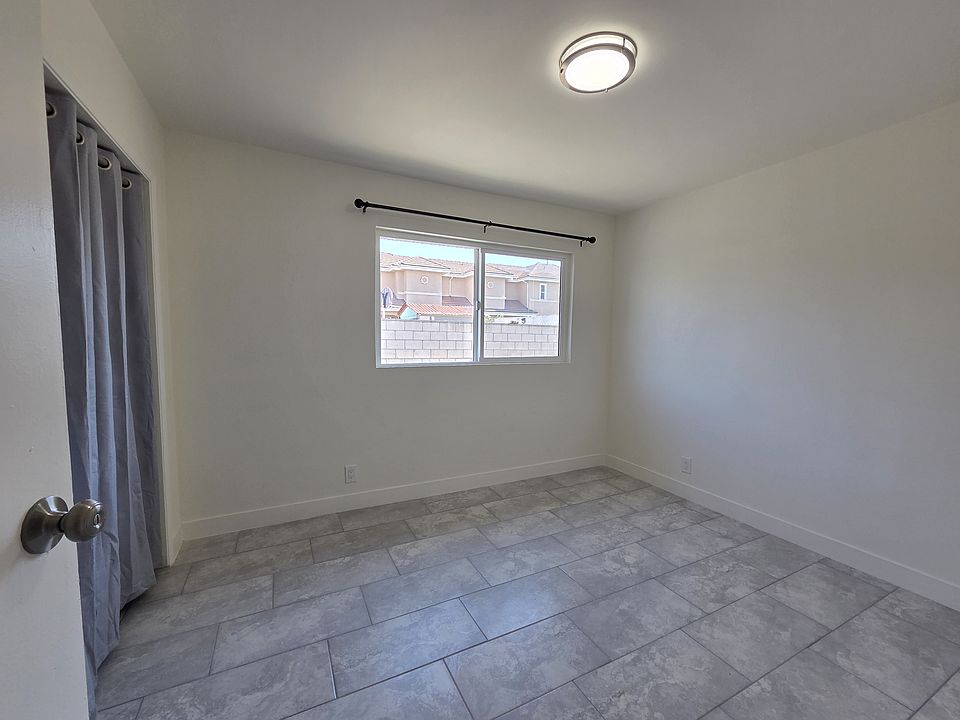 1st image of 4158 La Rica Ave #4158