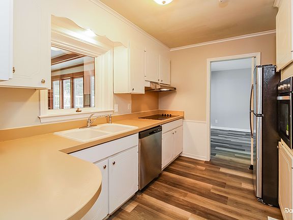 3rd image of 2214 Cheltenham Blvd