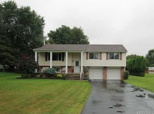 4045 David Rd, Williamsville, NY 14221