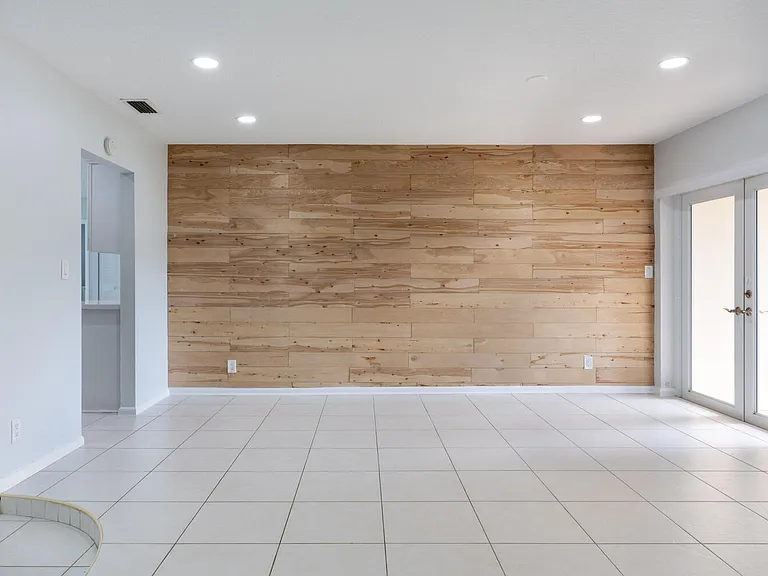 4695 Brandywine Dr — Photo 11