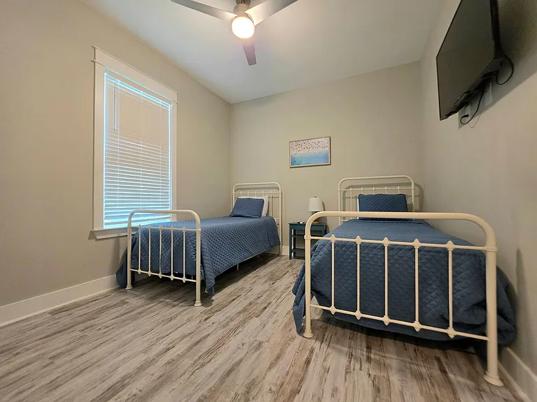 8088 Carmel Cir — Photo 31