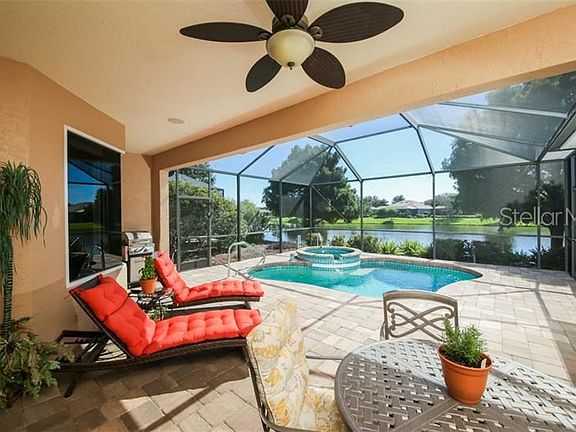 Enjoy your favorite meals outside under your covered lanai.