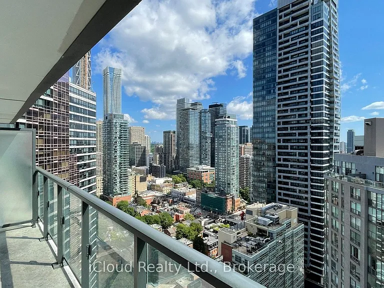 955 Bay St #2818 — Photo 31