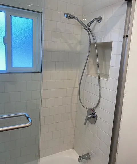 South Redondo Apartments — Photo 18