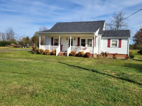 1081 E Gretna Rd, Gretna, VA 24557
