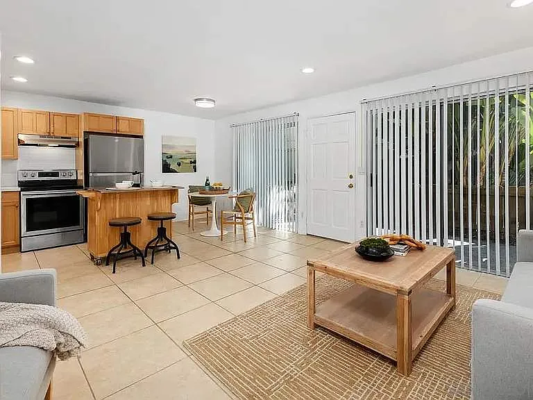 2850 Reynard Way #11 — Photo 6
