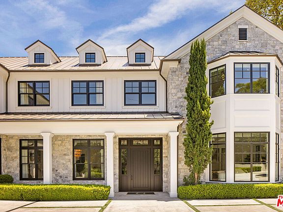3rd image of 22 Oakmont Dr