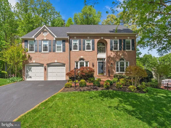8707 Cross Chase Cir, Fairfax Station, VA 22039