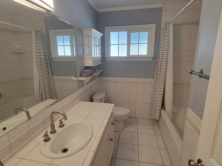 3024 N Oceanview St — Photo 5