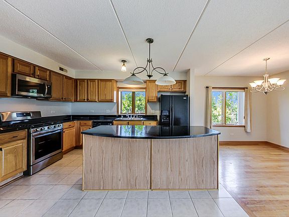 5th image of 3258 N Harlem Ave Unit 403