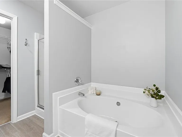 2059 Lakeshore Overlook Dr NW — Photo 12