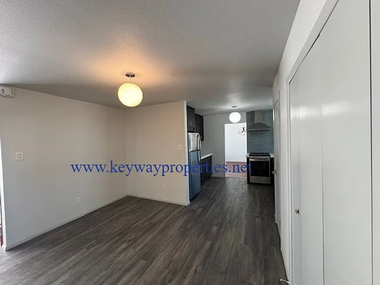 3705 Chapala Dr NE — Photo 4