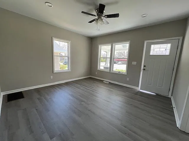 1304 Grove St — Photo 4