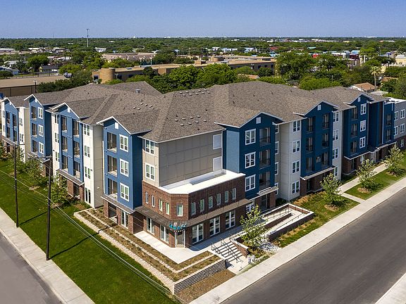 5th image of 1102 El Paso St #1206