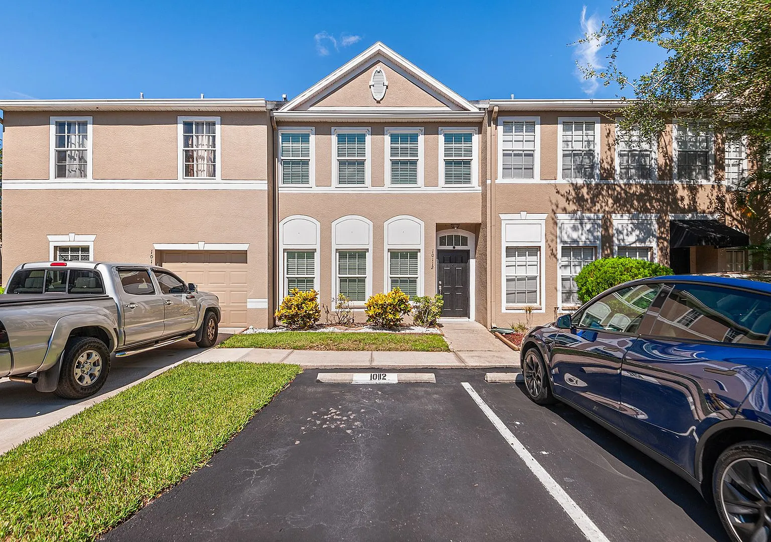 Carrolwood Area Townhome! — Photo 1