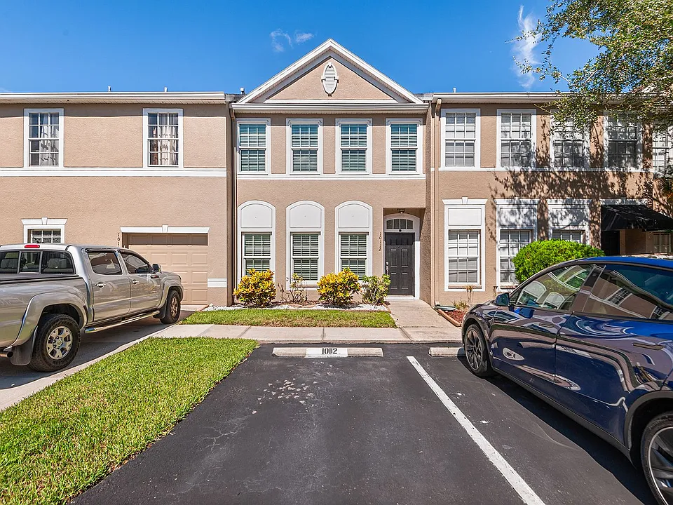 10112 Farmingdale Pl