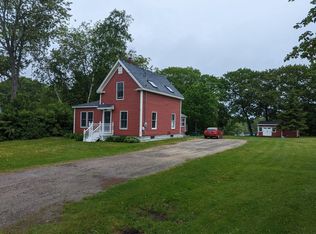 33 Penobscot Ave, Howland, ME 04448