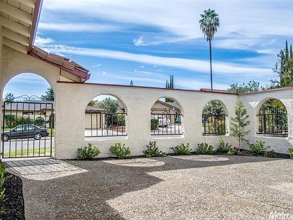 4th image of 8115 Stacey Hills Dr