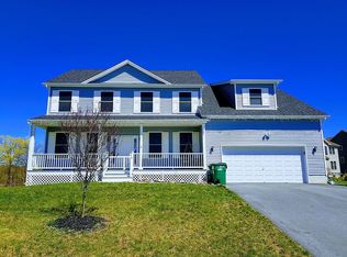 88 Stratford Dr, Poughkeepsie, NY 12603