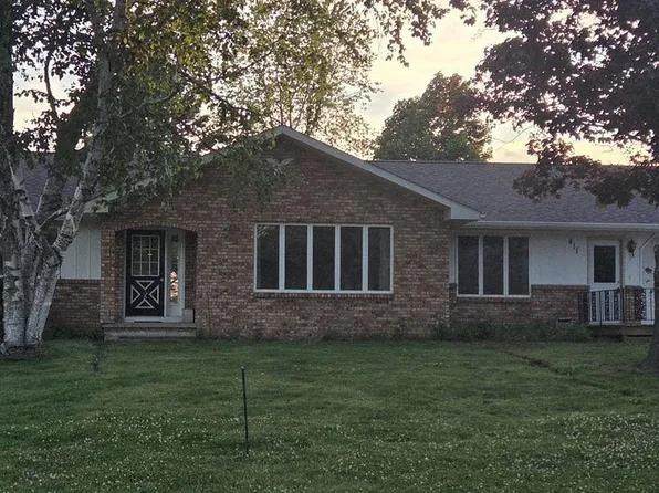 411 Westwood Ave, Strawberry Point, IA 52076