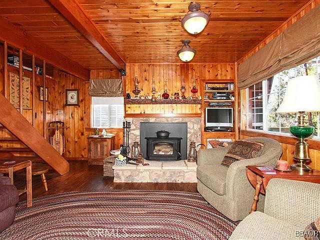 1st image of 32809 Richmond Dr