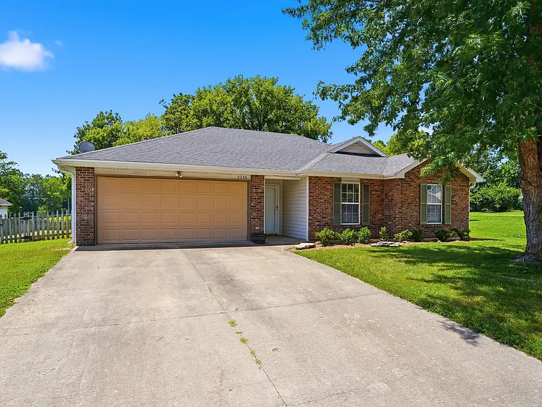 5206 Gasconade Dr — Photo 3
