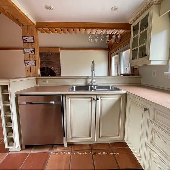 109 Hope St #1 — Photo 4