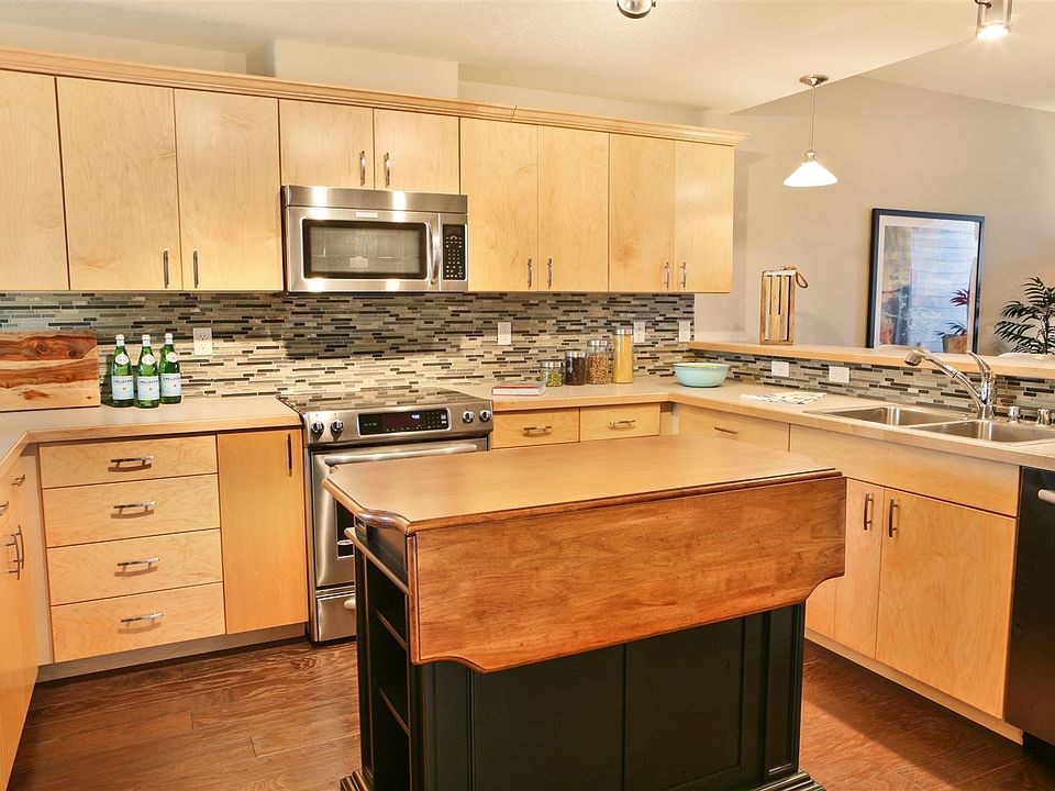 Sample photo - unit is unfurnished.