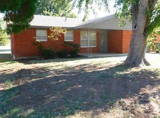 127 NE Dunlop St, Lawton, OK 73507