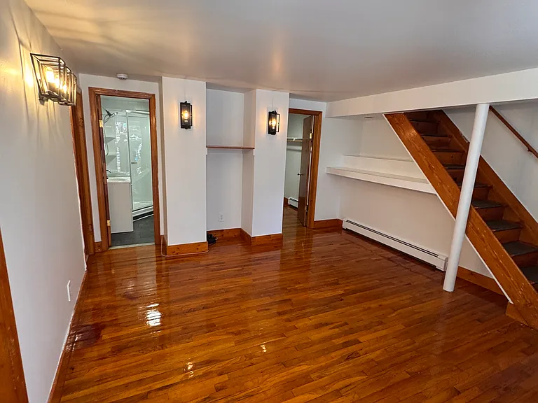 315 Devoe St #BASEMENT — Photo 1