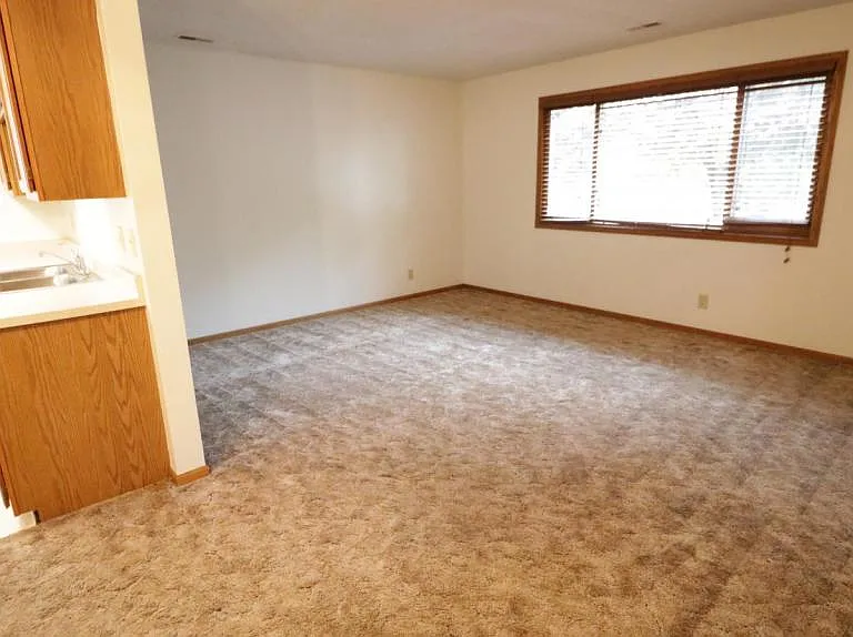 1027 H St #11 — Photo 5