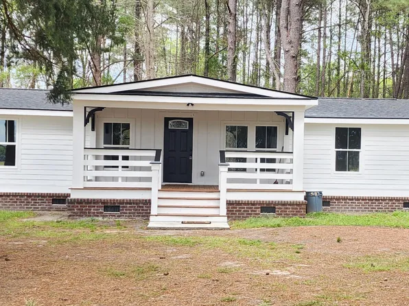 1033 Dawson St, Eutawville, SC 29048
